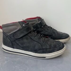 Youth boys shoes size 3 water resistant rain shoes casual shoes